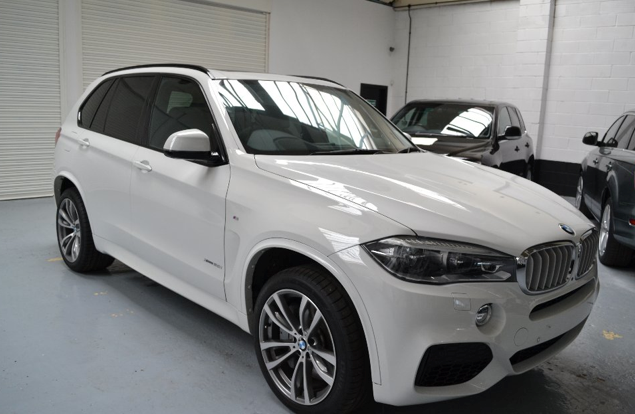 HIRE BMW X5 LIMO