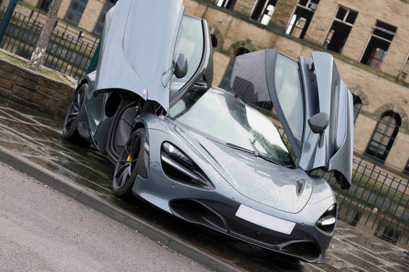 HIRE MCLAREN 720S LIMO