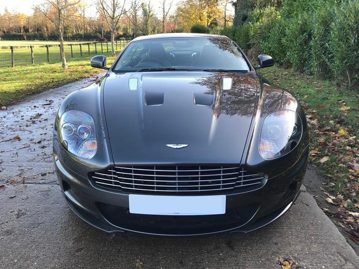 HIRE ASTON MARTIN DBS LIMO